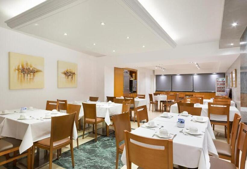 Отель Acta Azul Barcelona