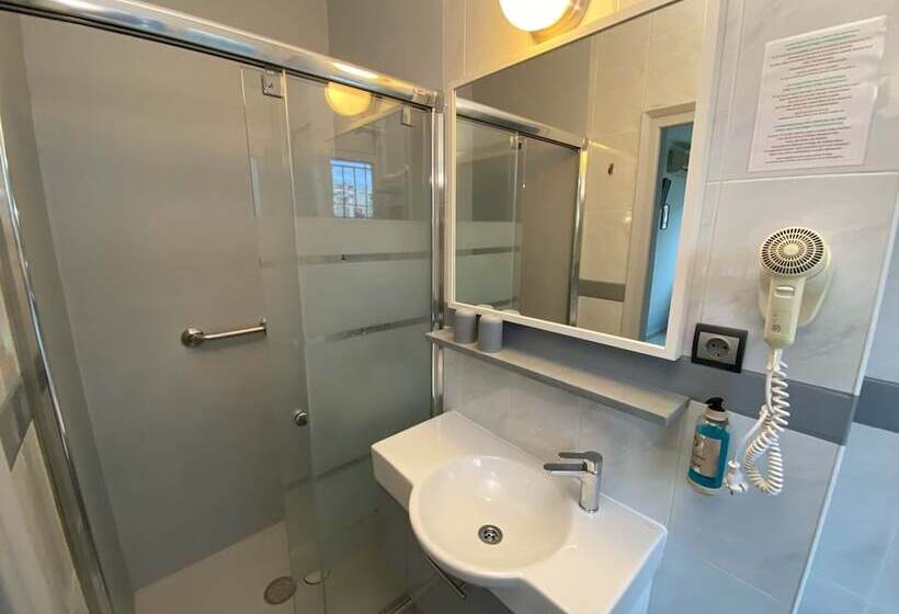 هتل Alexandra Sitges