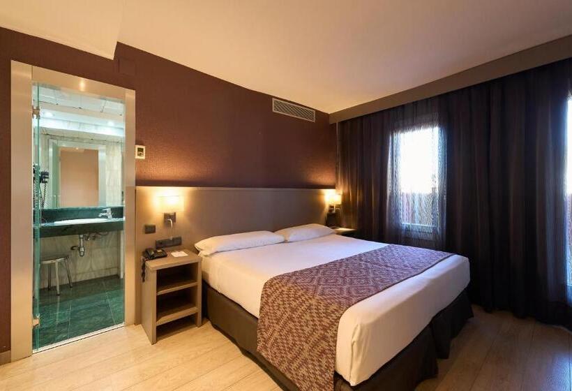 هتل Catalonia Park Guell