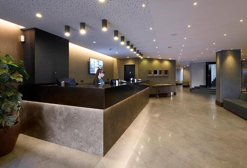 هتل Catalonia Park Guell