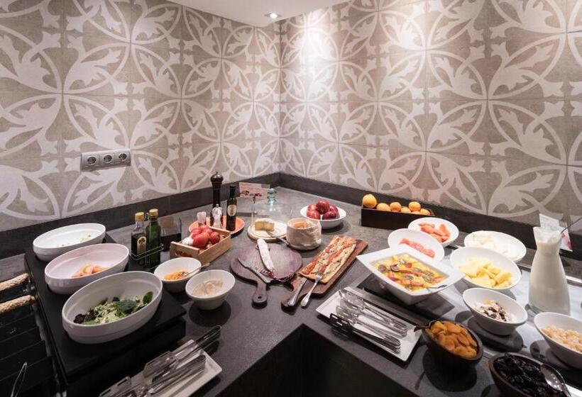 هتل Catalonia Park Guell