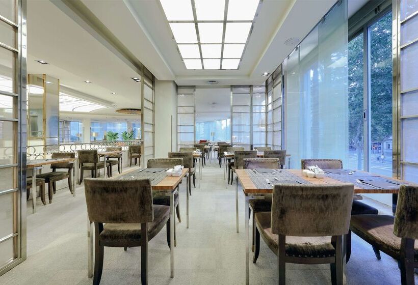 Отель Hesperia Barcelona Presidente