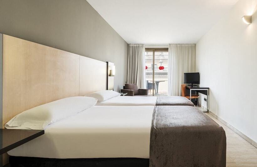 Отель Ilunion Almirante