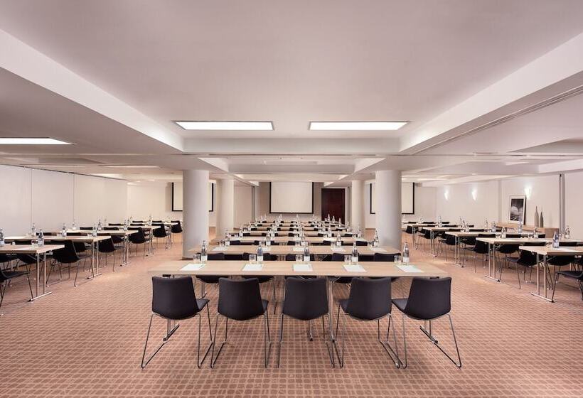 Отель Le Méridien Barcelona