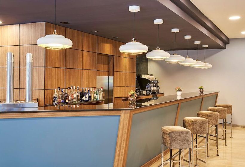 Отель NH Barcelona Stadium