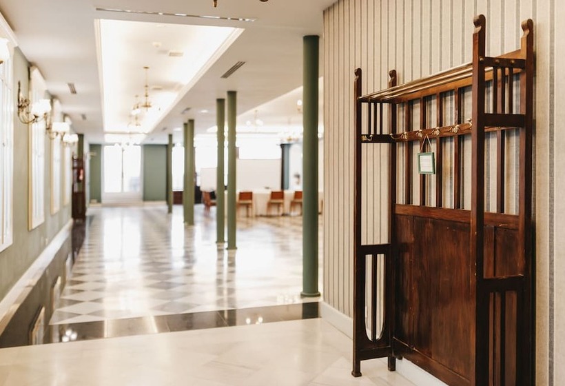 ホテル Oriente Atiram