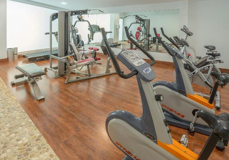 هتل Rh Bayren Parc