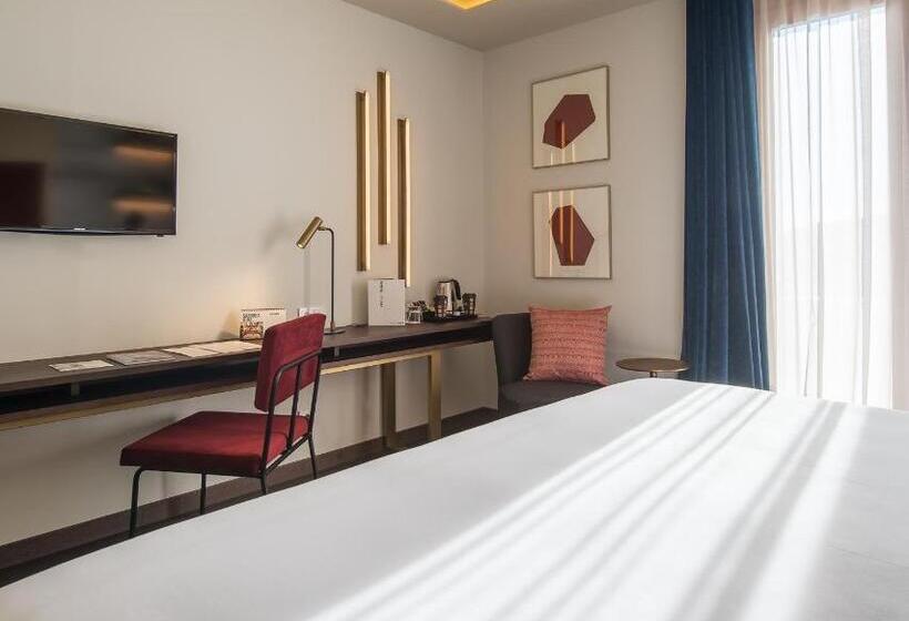 Отель Vincci Mae