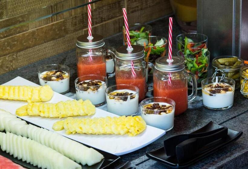 Отель Vincci Mae