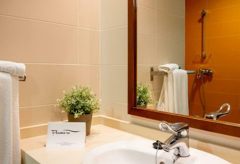 هتل Flamero