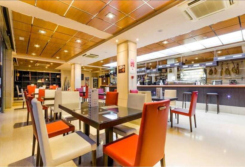 هتل Checkin Camino De Granada