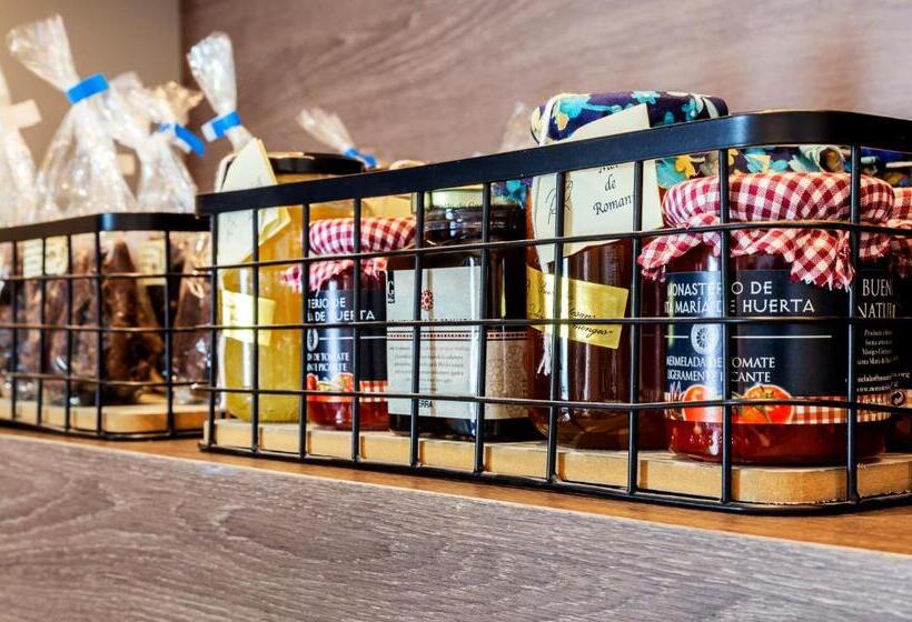 Отель Eurostars Puerta Real