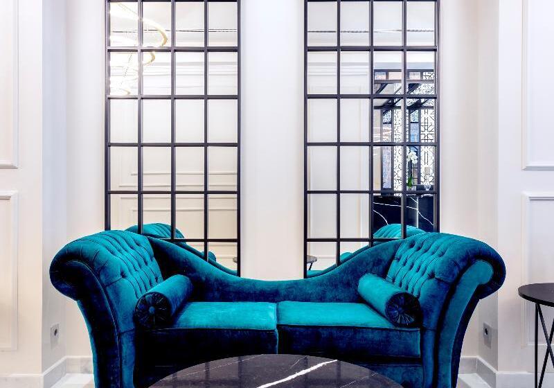 Отель Eurostars Puerta Real