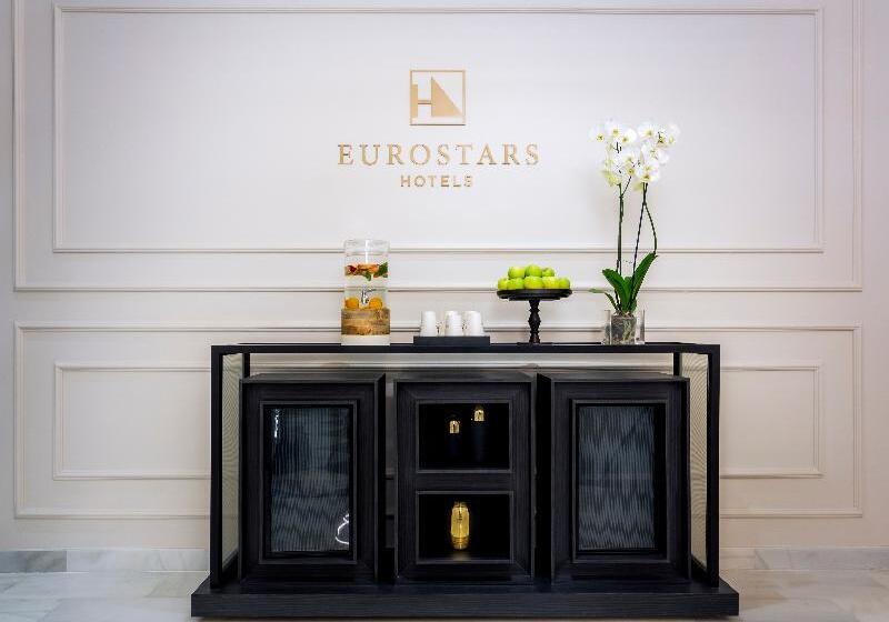 Отель Eurostars Puerta Real