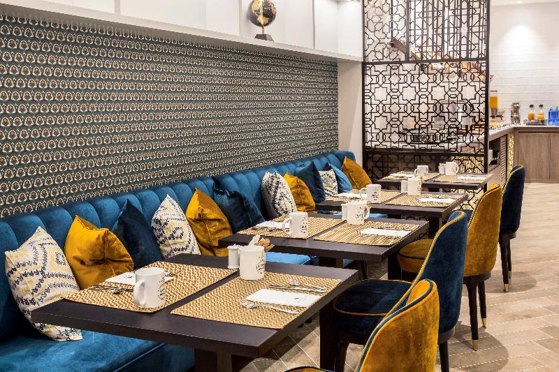 Отель Eurostars Puerta Real