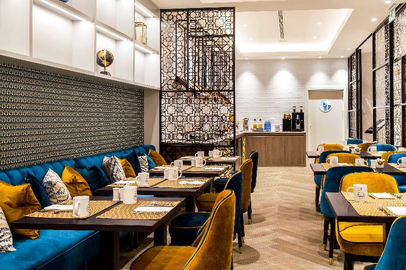 Отель Eurostars Puerta Real