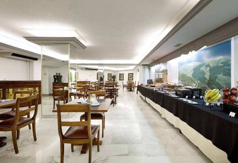 هتل Exe Triunfo Granada