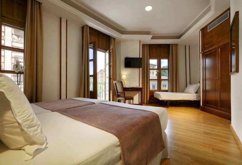 هتل Exe Triunfo Granada