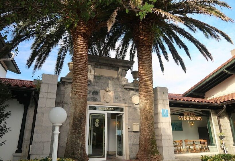 هتل Gudamendi
