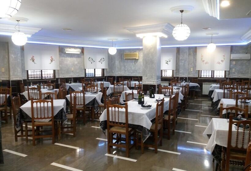 Отель Hostal Manolete