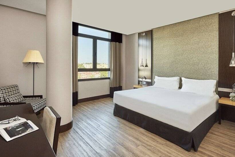 فندق NH Avenida Jerez