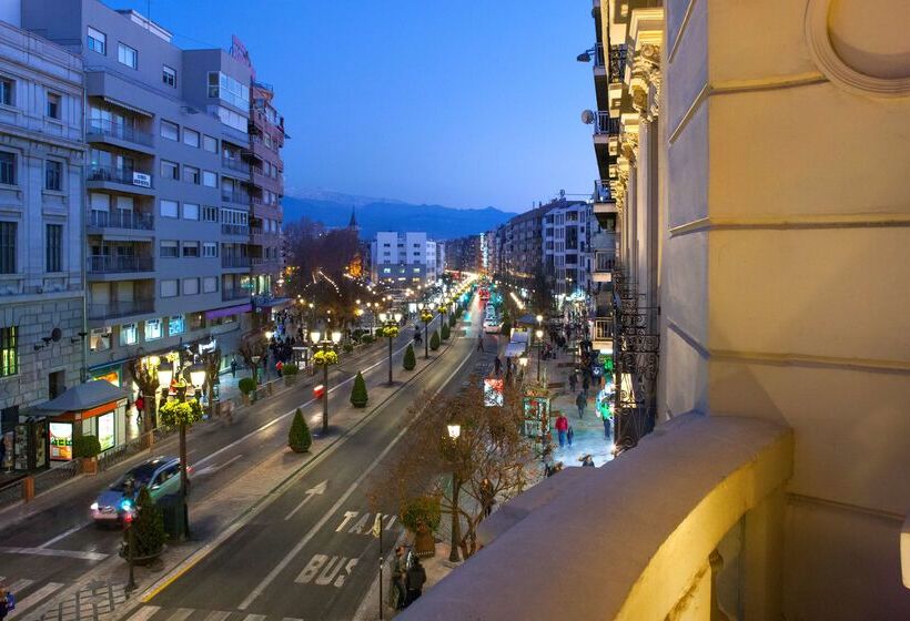 هتل NH Collection Victoria