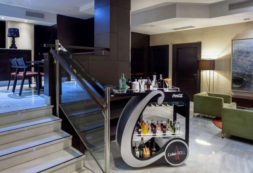 هتل NH Collection Victoria