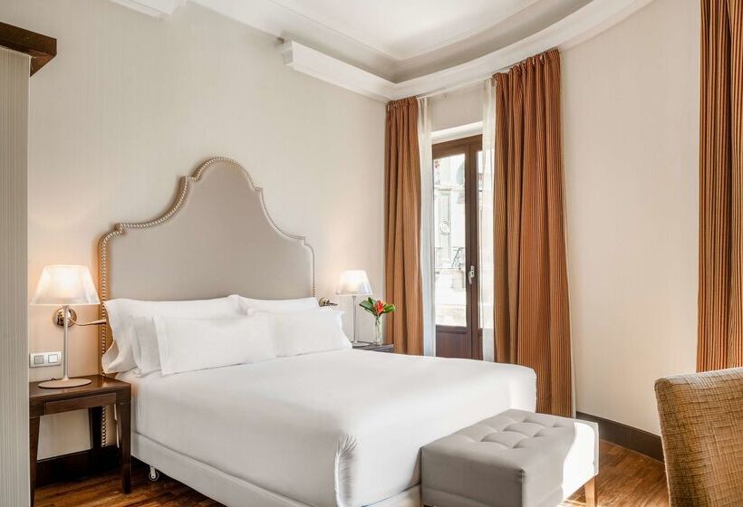 هتل NH Collection Victoria