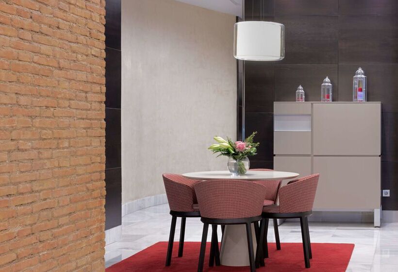 هتل NH Collection Victoria