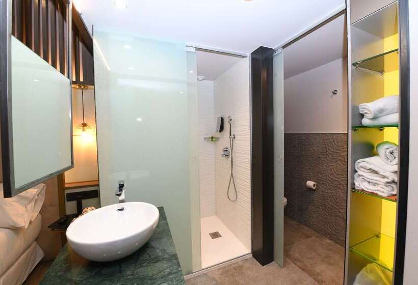 هتل Barcelo Ourense