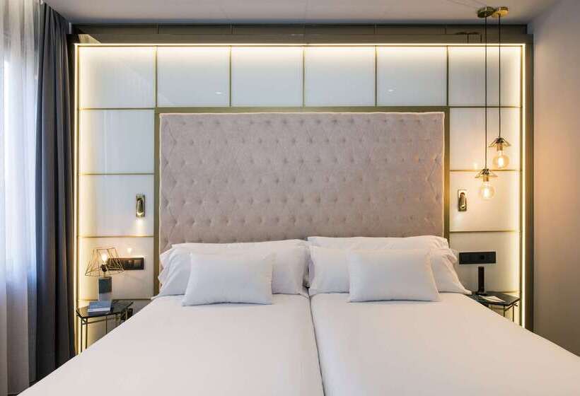 هتل Barcelo Ourense