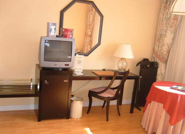 هتل Barcelo Ourense