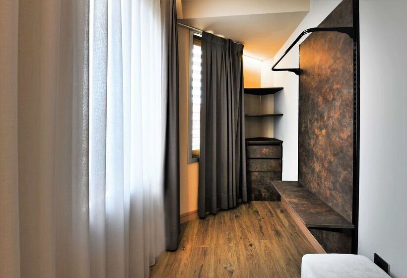 هتل Barcelo Ourense