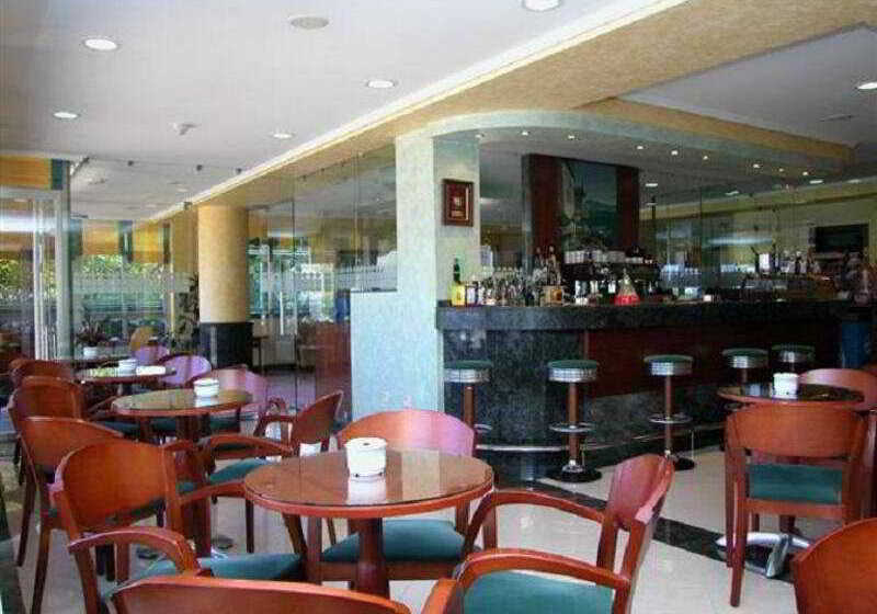 هتل Piñeiro 2 Estrellas Superior