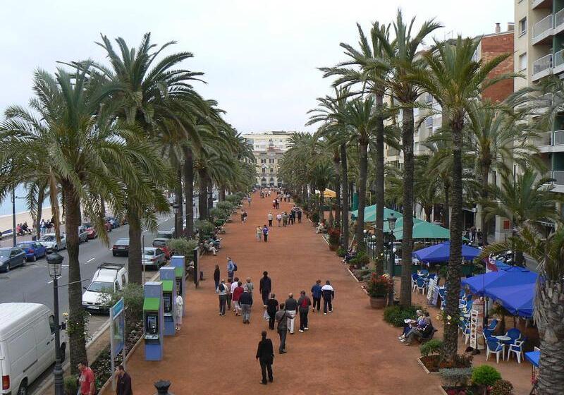 Отель Augusta Club & Spa - Adults Only