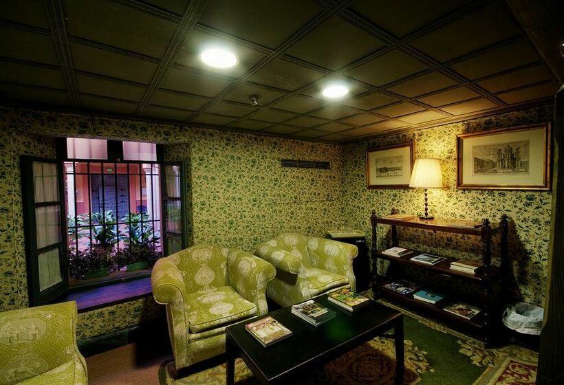 فندق Casa De Carmona