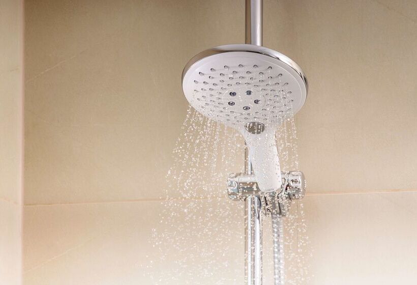 هتل NH Bilbao Deusto