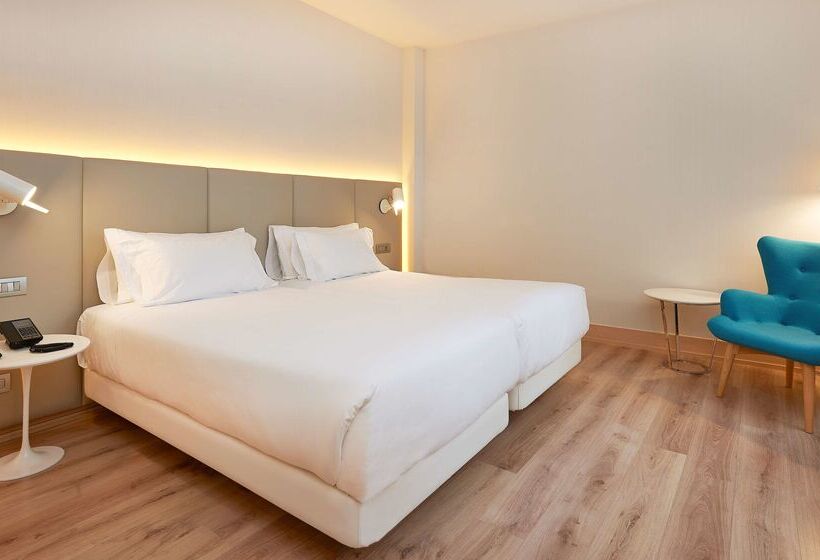 هتل NH Bilbao Deusto