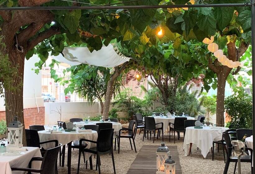 هتل Restaurant Llansola