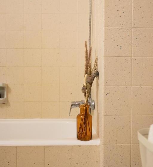 هتل Roger De Flor By Seleqtta