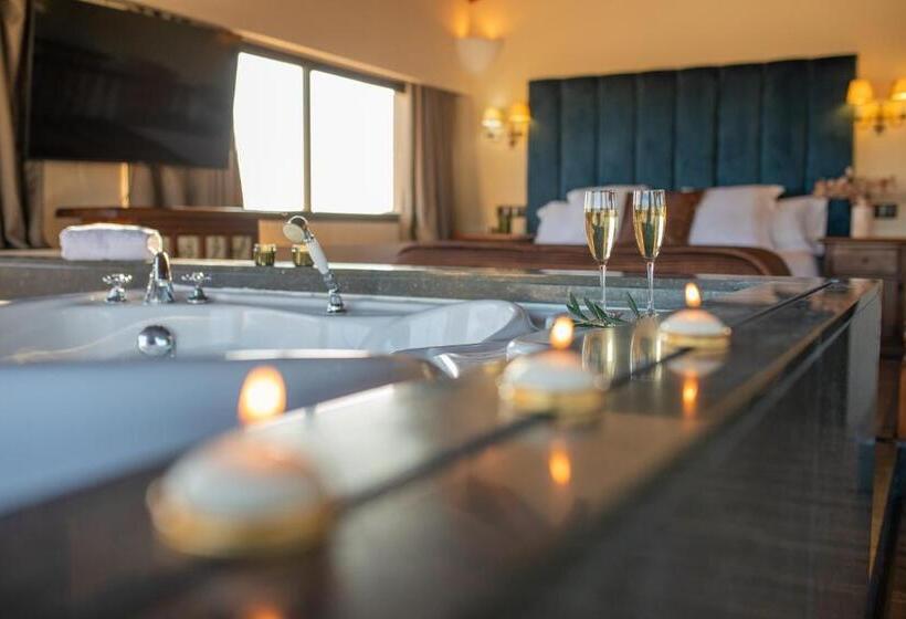 هتل Roger De Flor By Seleqtta