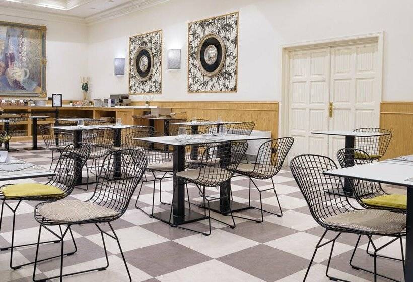 Отель Zentral Mayoral