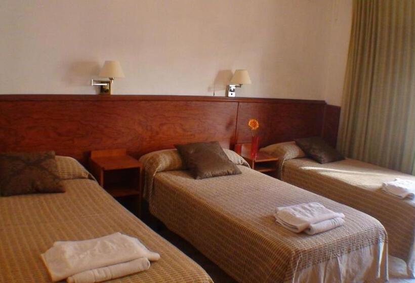 هتل Hostal El Carmen