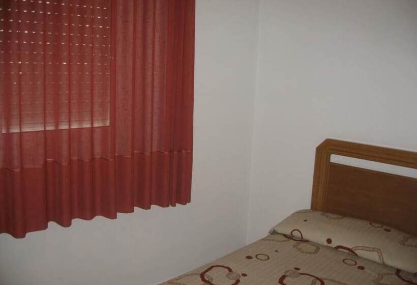 Отель Hostal Fontdemora