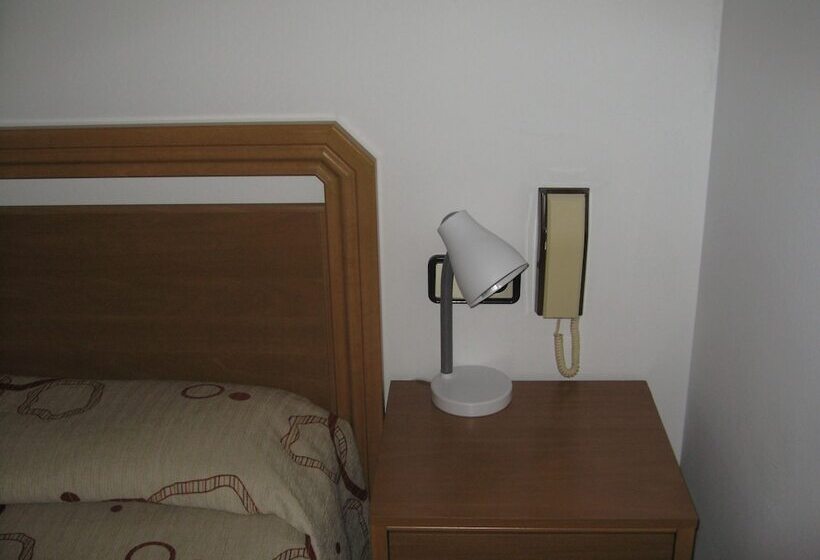 Отель Hostal Fontdemora