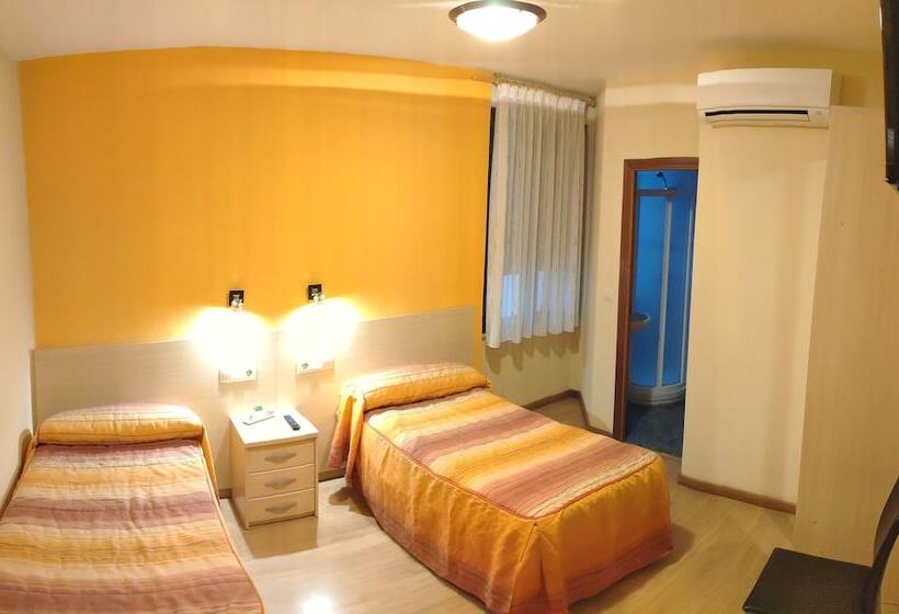 هتل Hostal Hispanico I
