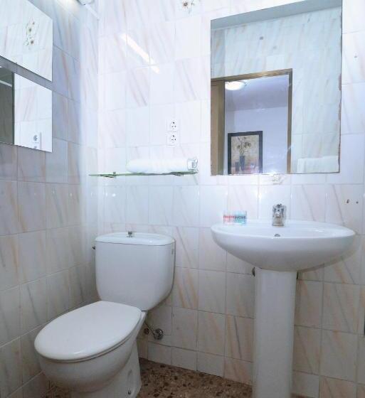 هتل Hostal Milmarcos