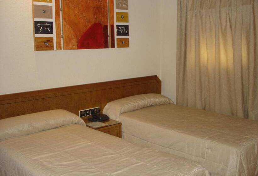 호텔 Hostal Moreno