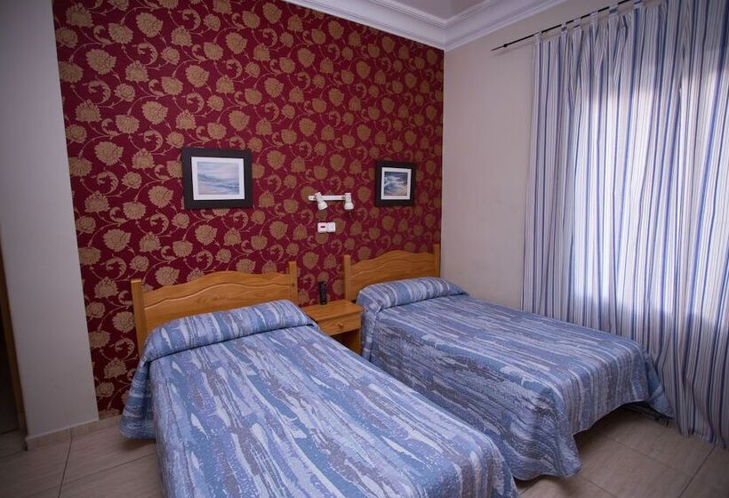 هتل Hostal Navarra