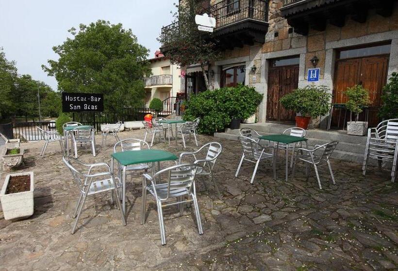 هتل Hostal San Blas